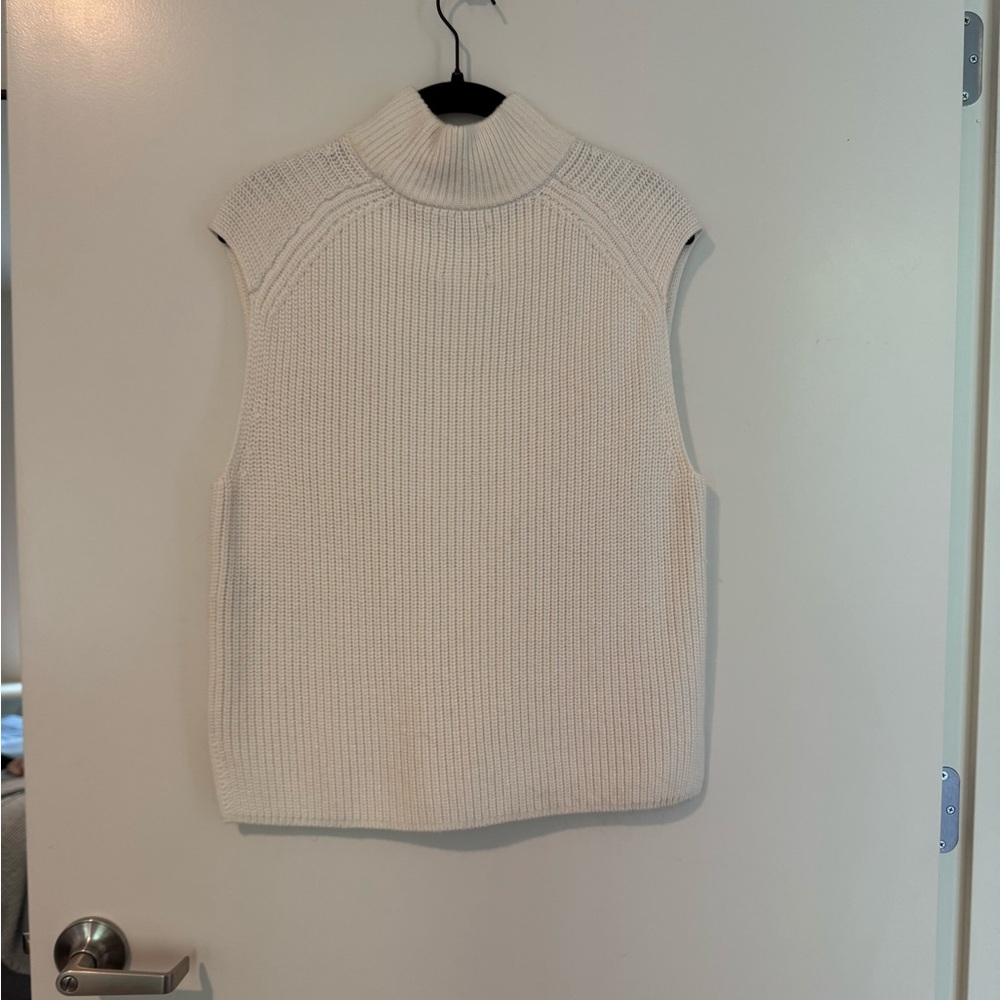 Abercrombie & Fitch Sleeveless turtleneck Sweater cream XS